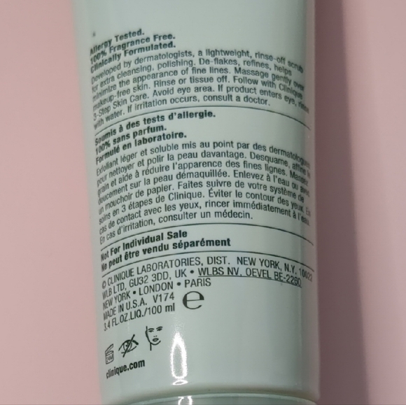 Clinique 5 piece Skincare Collection with Silver Case - Picture 5 of 11